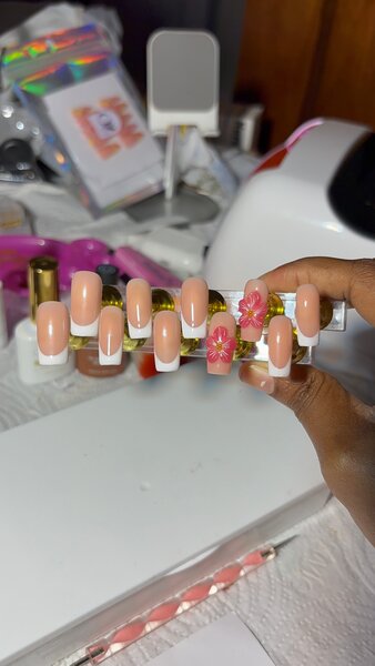 Ongles Press-Ons French Floral