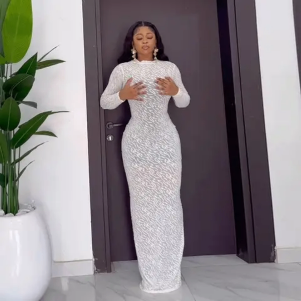 Robe longue blanche élégante