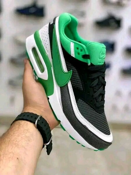 Baskets air max vert et noir