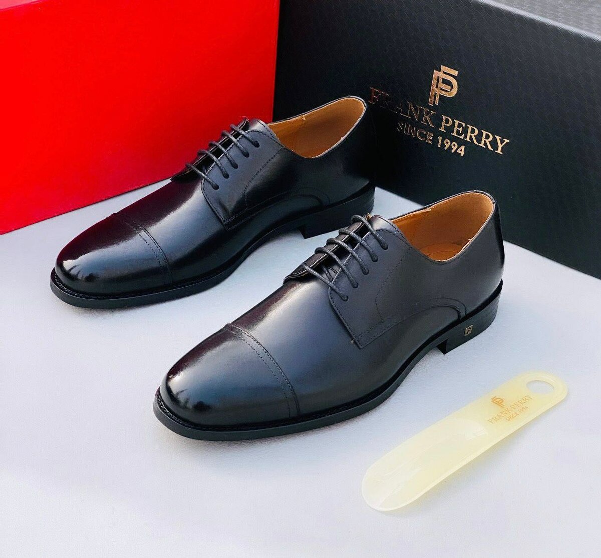 Frank Perry Solid Leather Formal Shoes