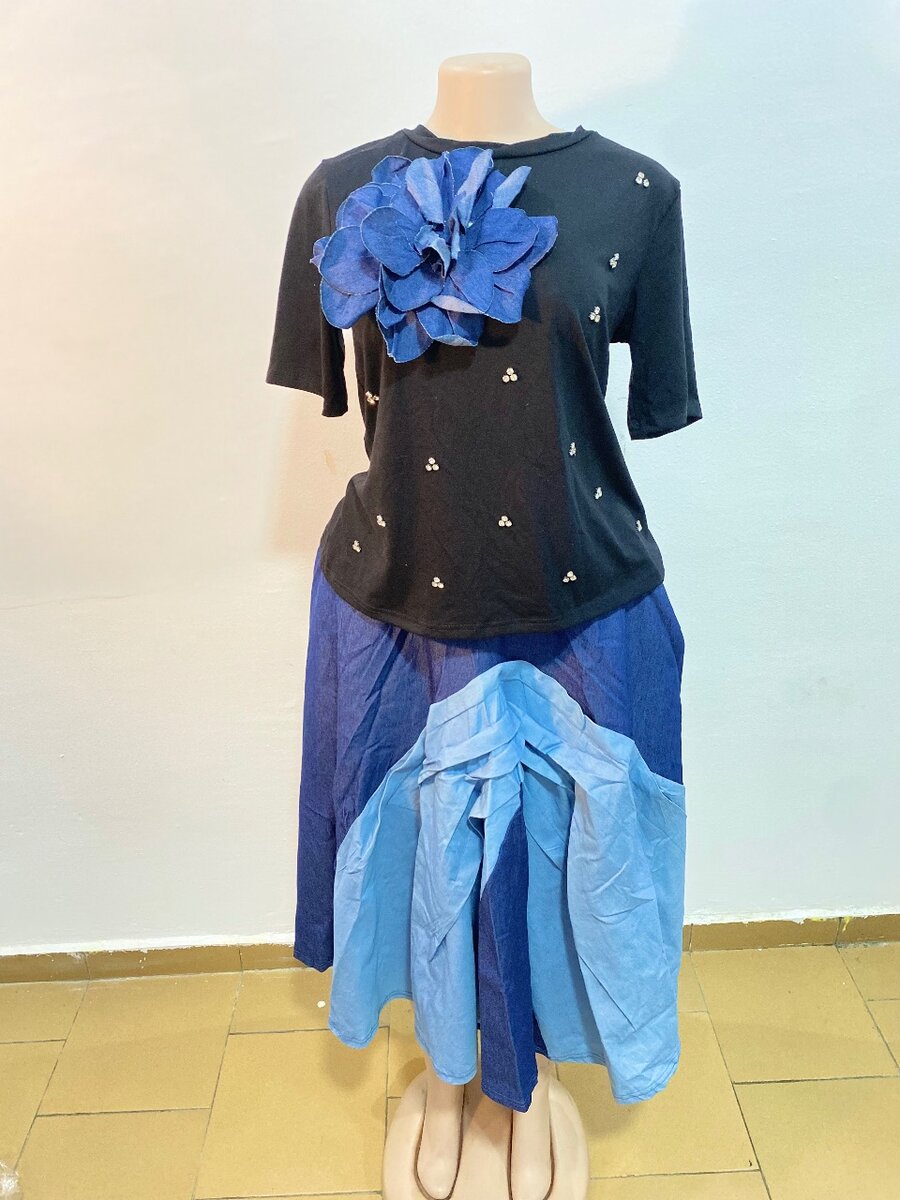 Ensemble T-shirt et Jupe Fleur