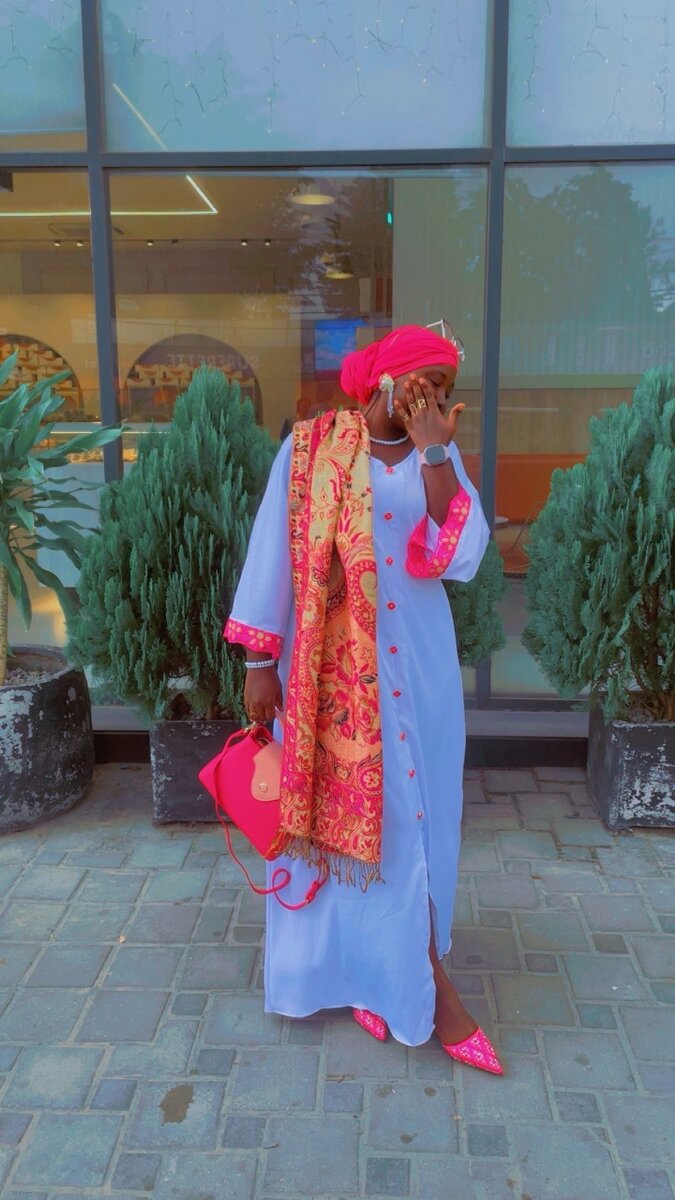 Robe longue blanche élégante