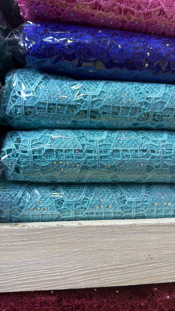 Tissu Dentelle Scintillante