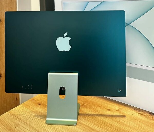 iMac 24'' M4 Vert
