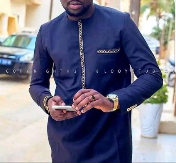 Chemise longue élégante homme