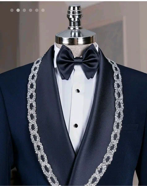 Costume de mariage élégant