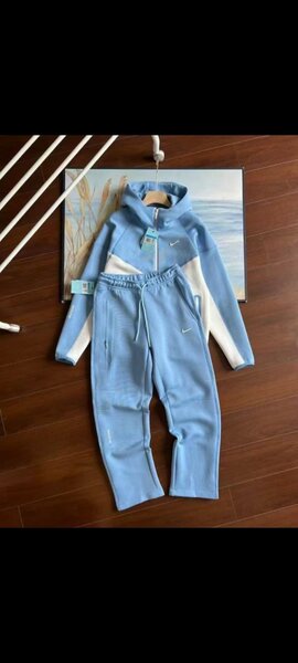 Ensemble de survêtement enfant élégant