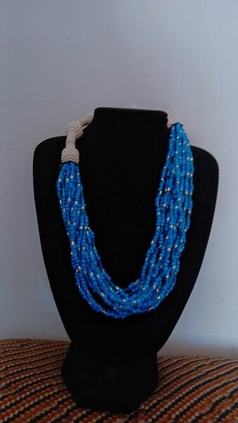 Bead necklace