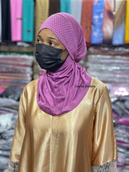 Hijab avec pierre