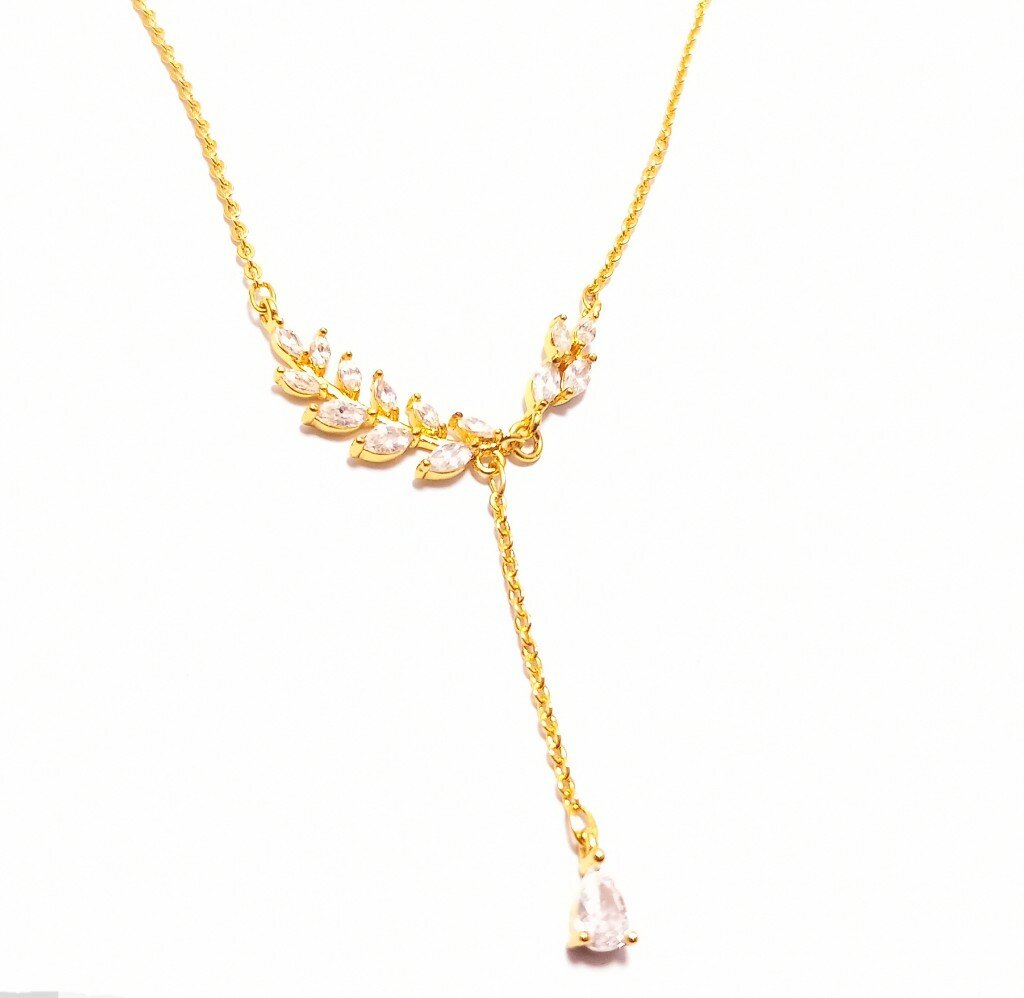 Collier pendentif doré élégant