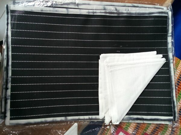 Sets de table rayés élégants