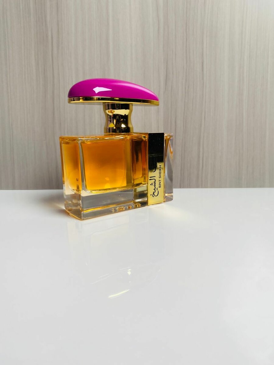 Loris Bint shaik perfume