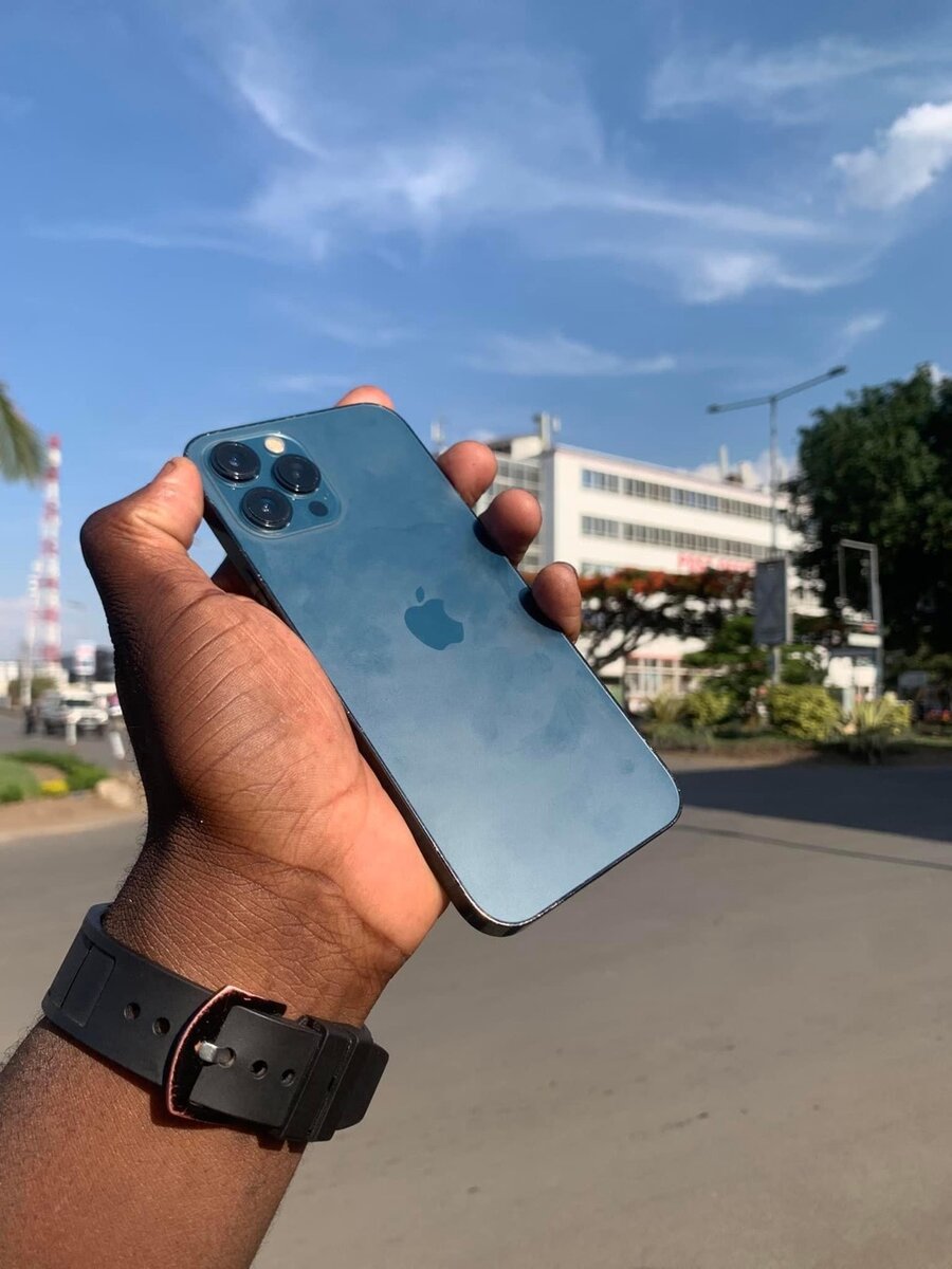 iPhones ,AirPods,Power Banks ,Chargers Etc