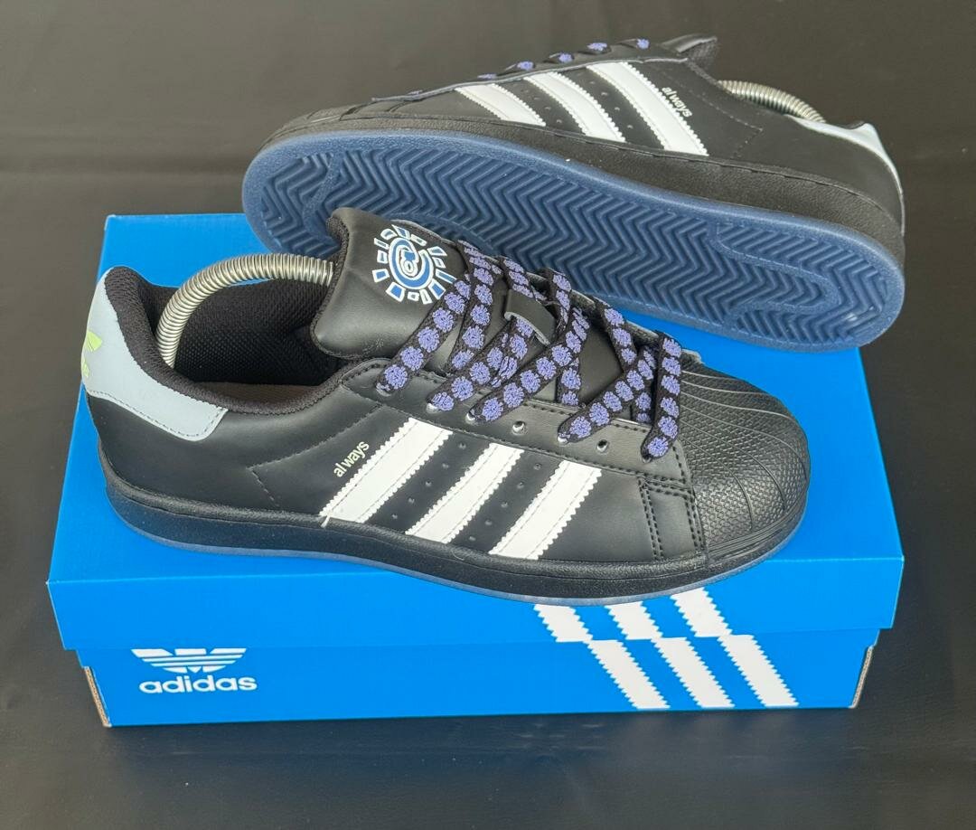 Adidas Sneakers Noir et Blanc