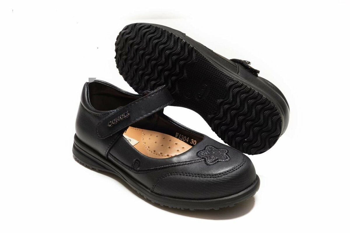 Girl school shoe