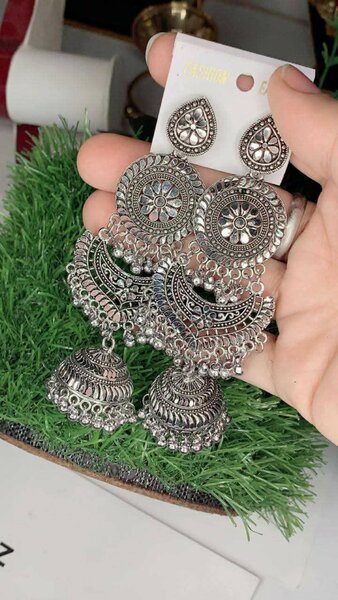 Ladies earrings
