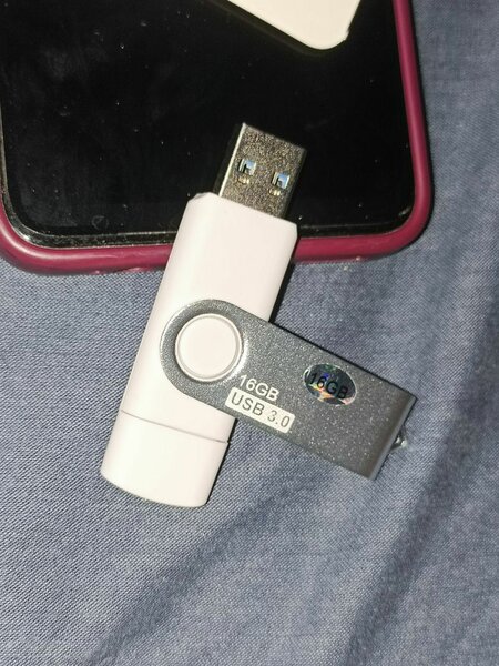Clé USB 16 Go USB 3.0 pivotante