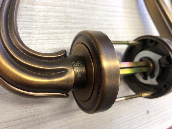 Ручка для двери. Качественный! Сделано полностью изметалла.