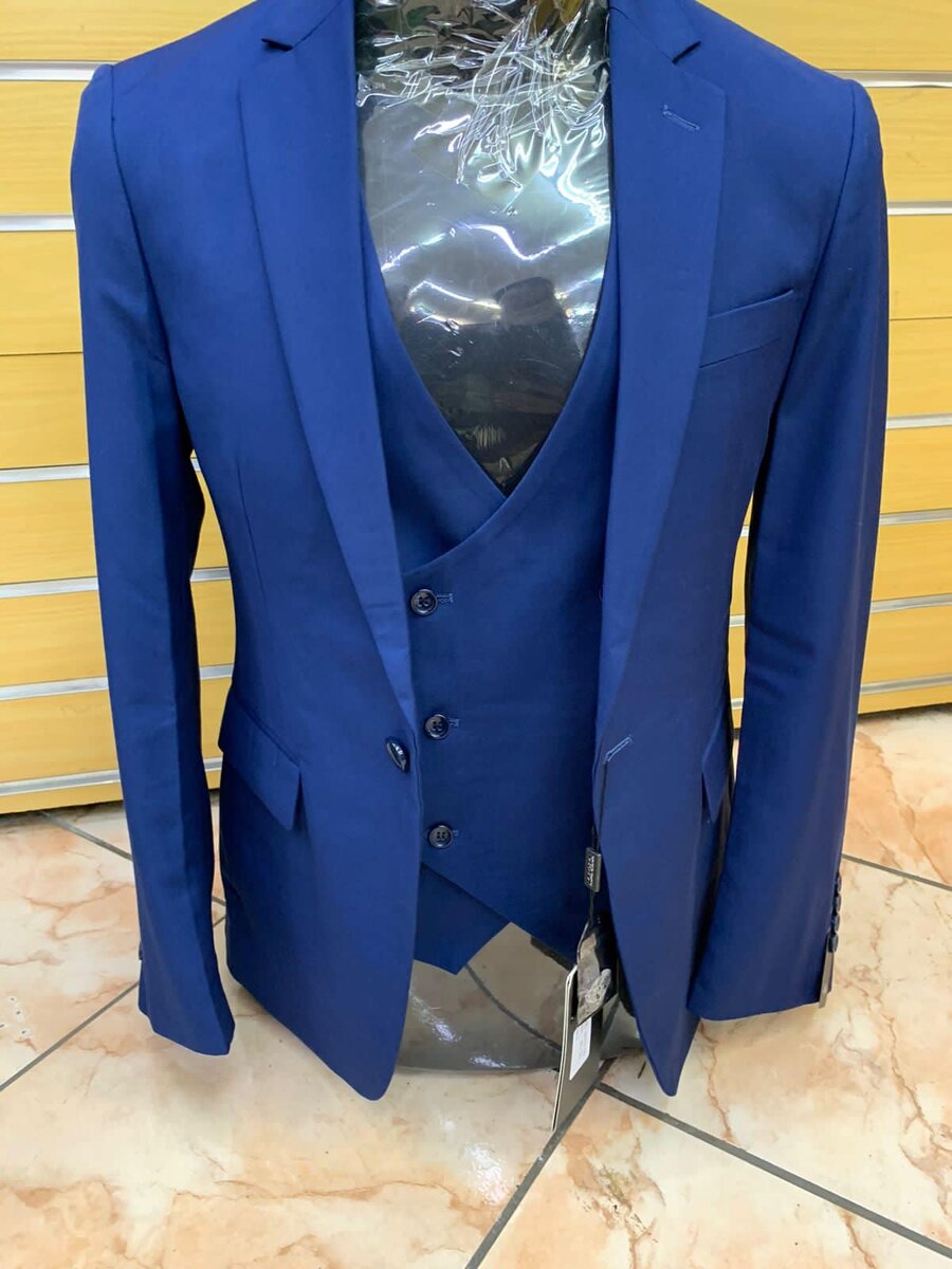 Men's suit-triple, color blue