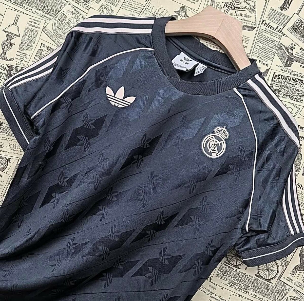 Maillot de foot rétro noir