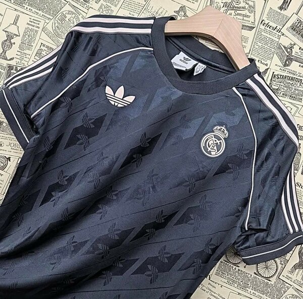 Maillot de foot rétro noir