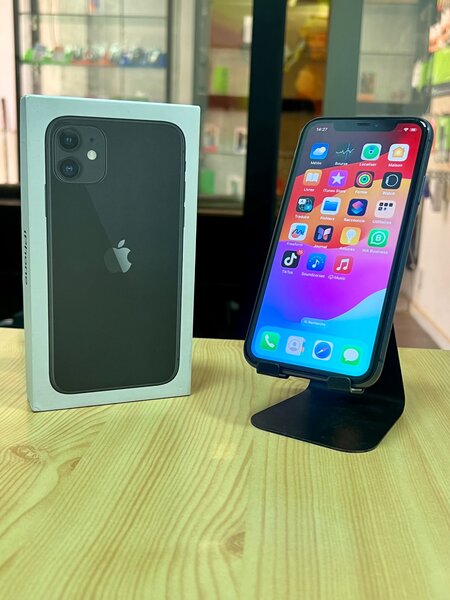 IPhone 11 - Noir - 64 GB - 12Mpx