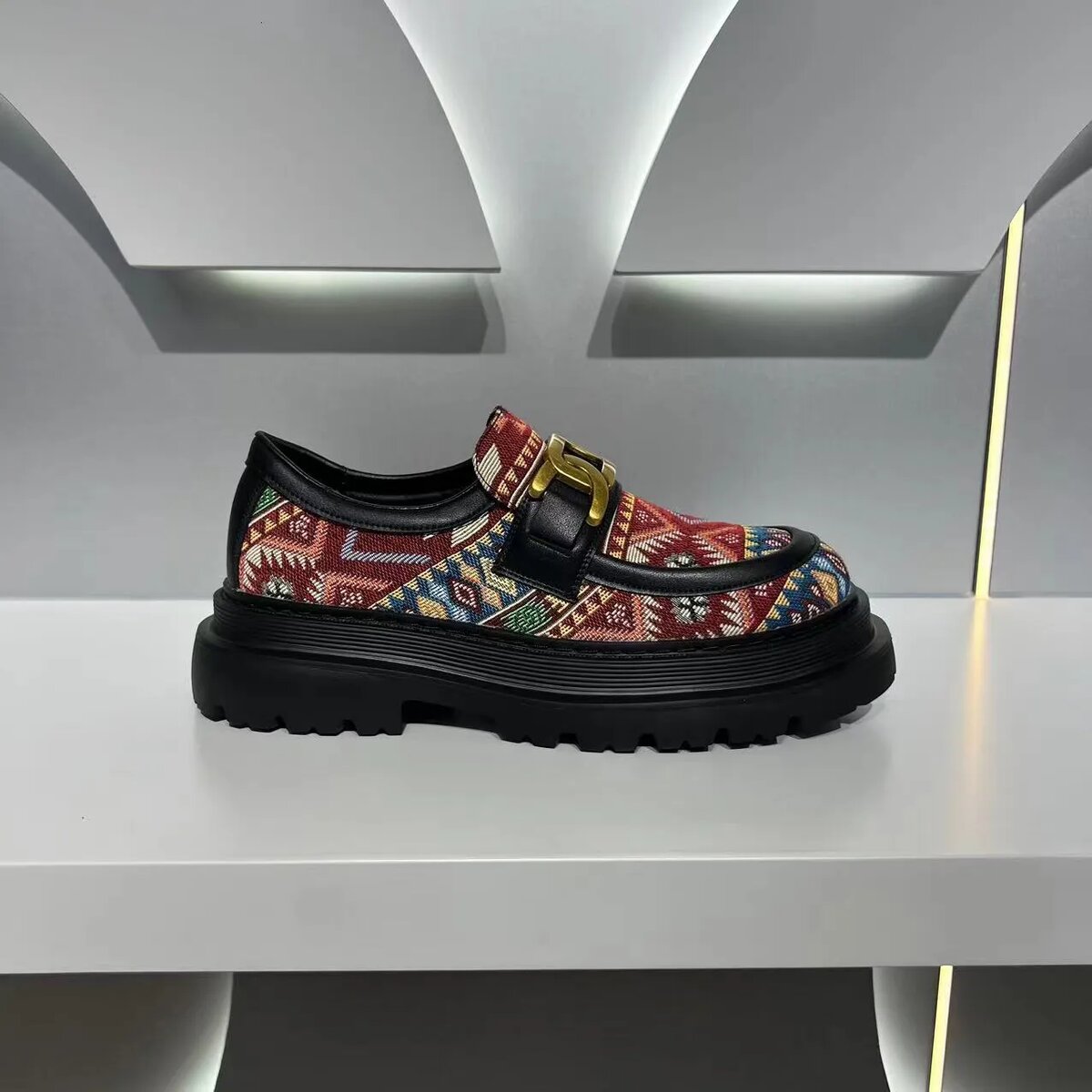 Mocassins à motif ethnique