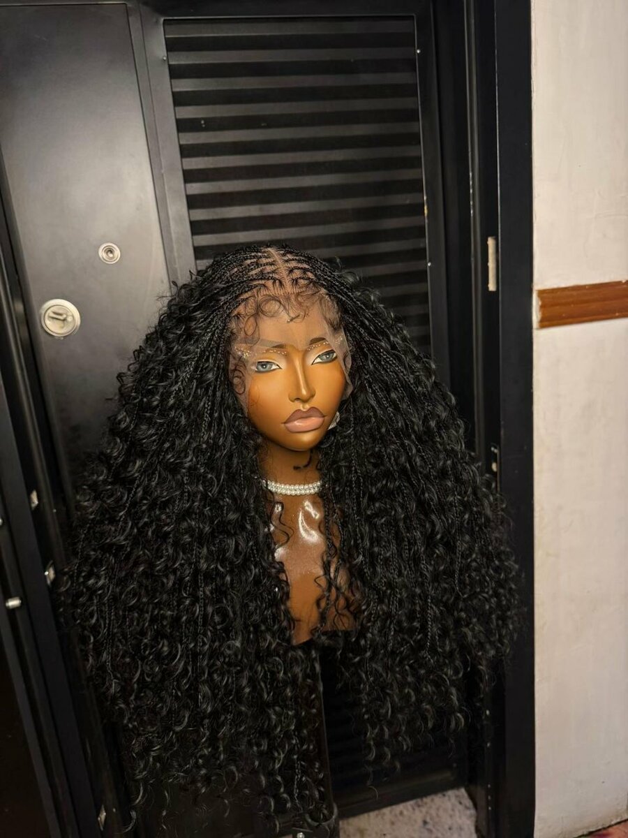 Perruque en dentelle bouclée