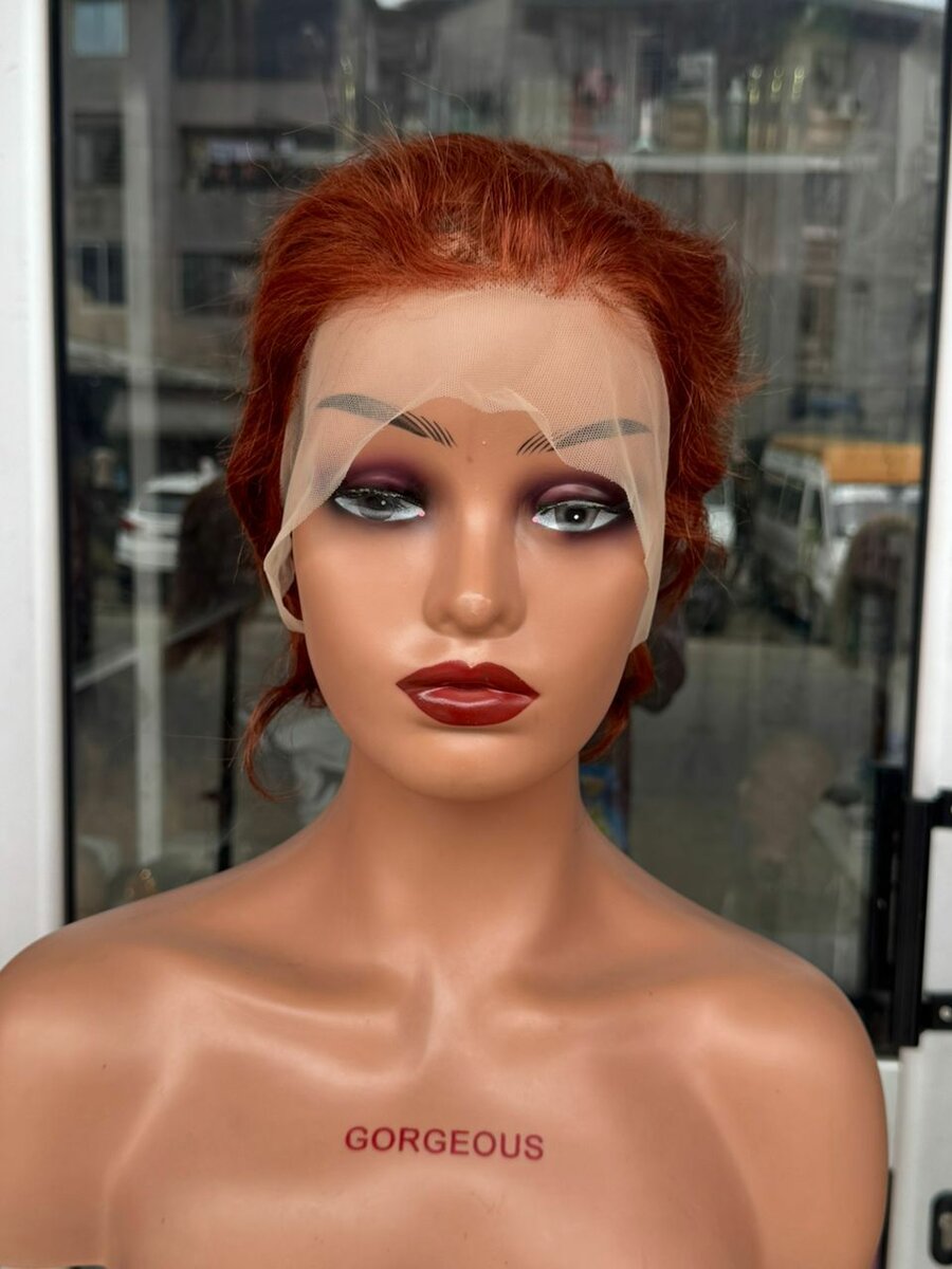 Perruque bob en dentelle rousse