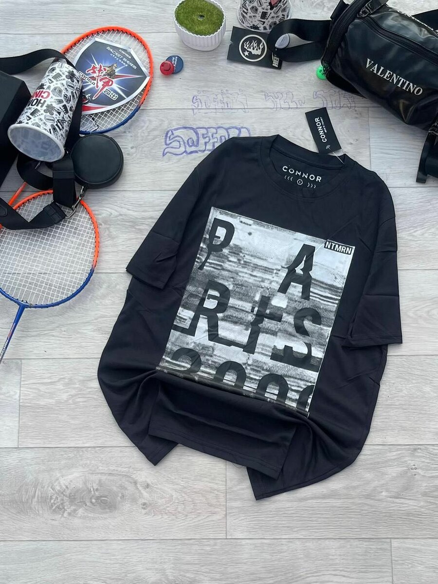 T-shirt graphique moderne homme