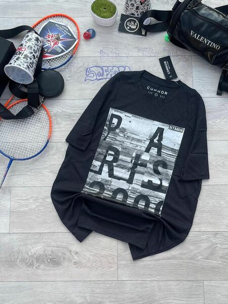 T-shirt graphique moderne homme