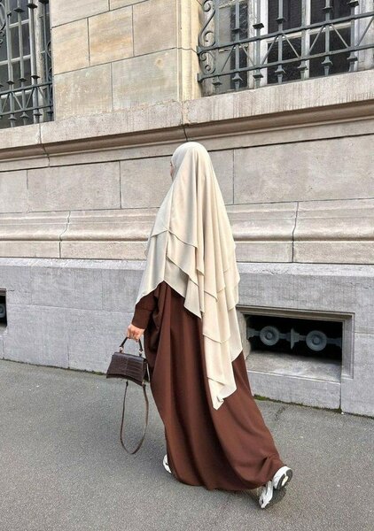 Magnifique abaya élégante femme