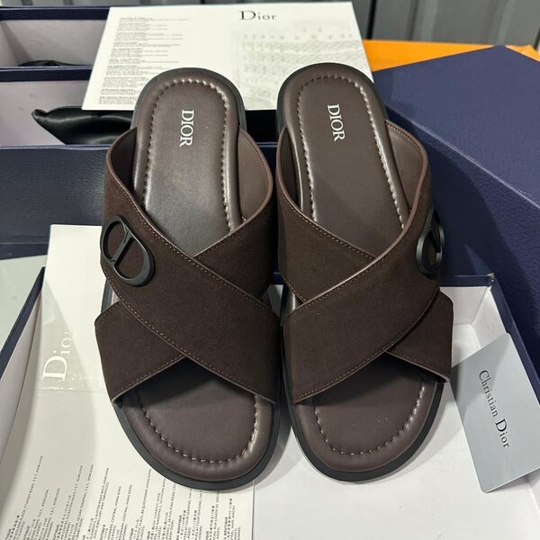 Sandales Dior élégantes