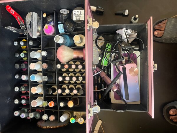 Boîte de manucure complète