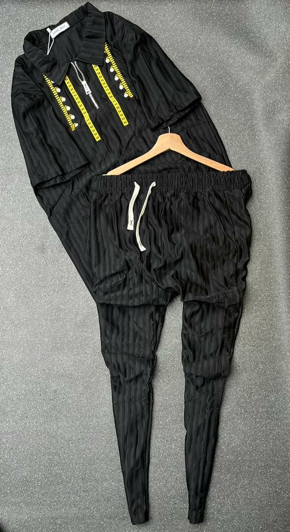 Ensemble de sport noir moderne