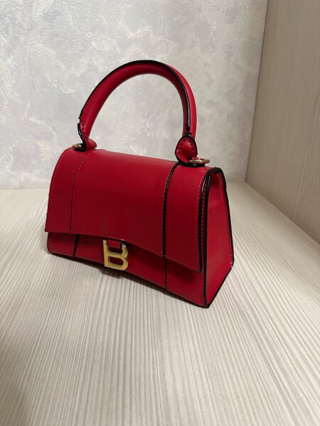 Красная сумка, под Balenciaga