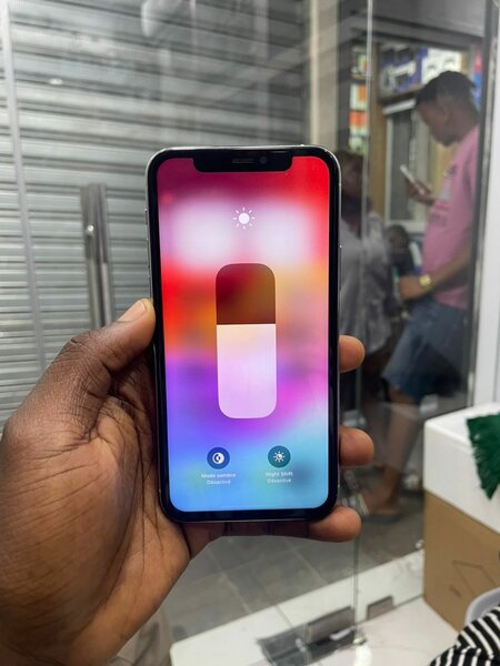 iPhone 11pro 64giga tout passe