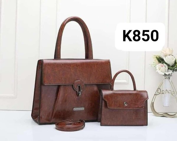 Stylish women's handbag brown