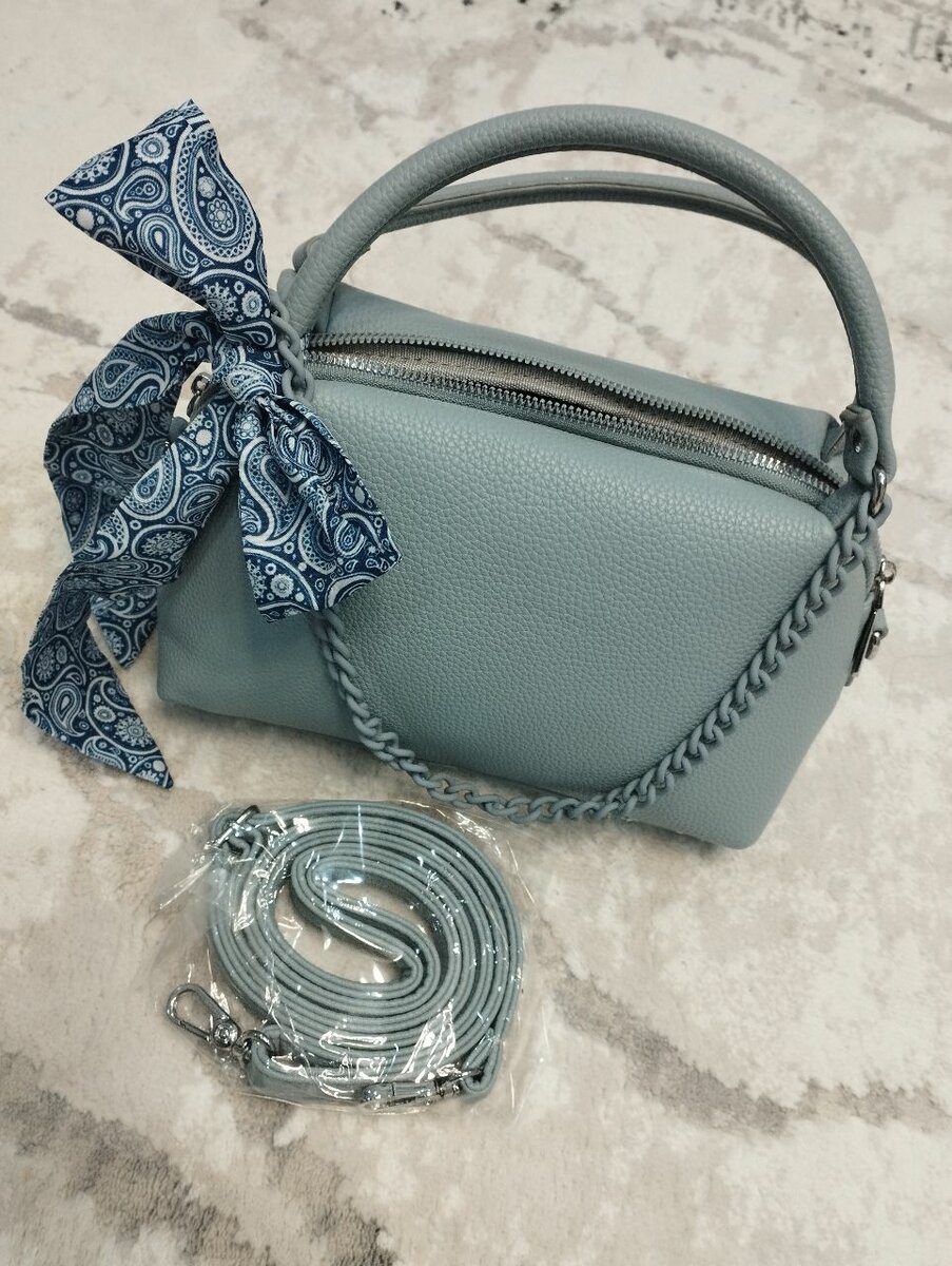 Платье женское новое, сумка тоже новая, по 500