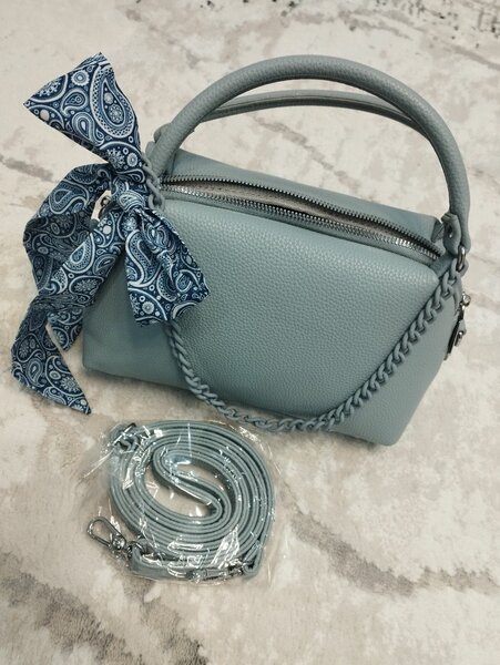 Платье женское новое, сумка тоже новая, по 500