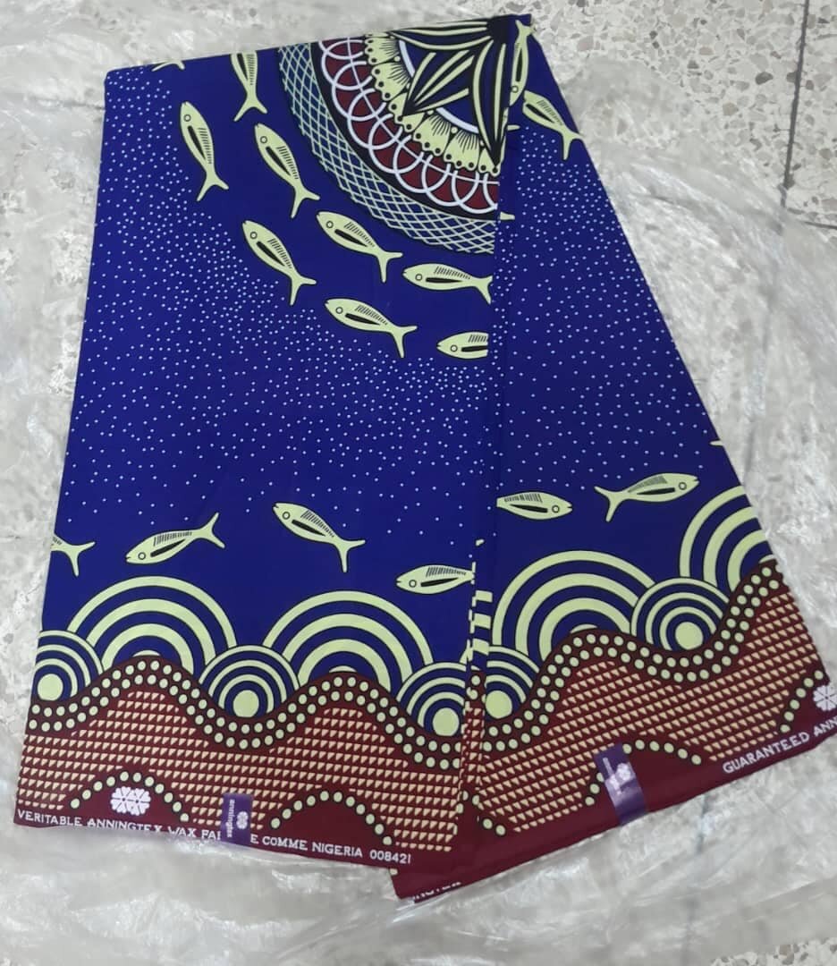 Cotton fabric with 6 yards print blue