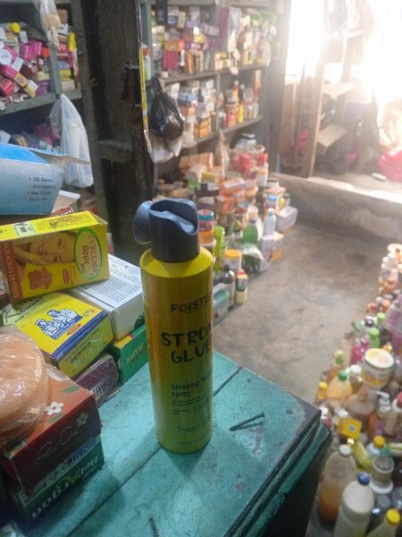 Colle forte aérosol