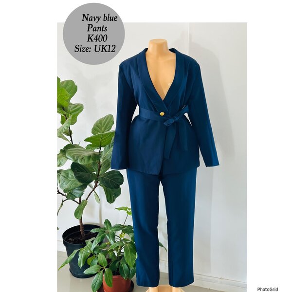 Women's navy blue classic pants in size Uk12