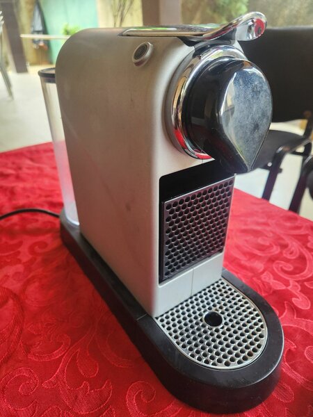 Machine à espresso compacte