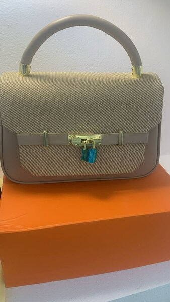 Sac à main élégant en cuir