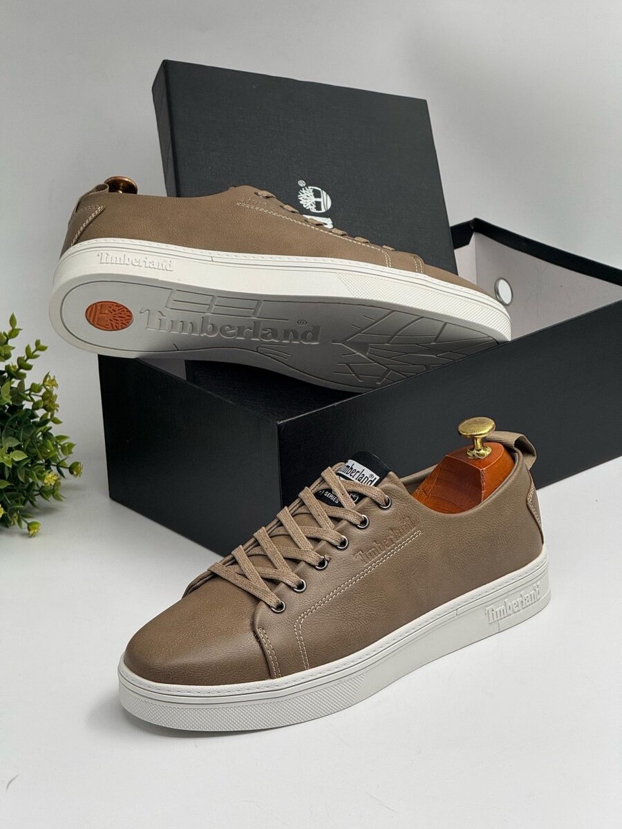 TIMBERLAND BEIGE AND WHITE