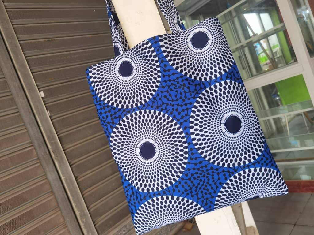 Tote bag