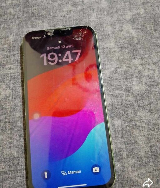 iPhone 13 Vert Gravé