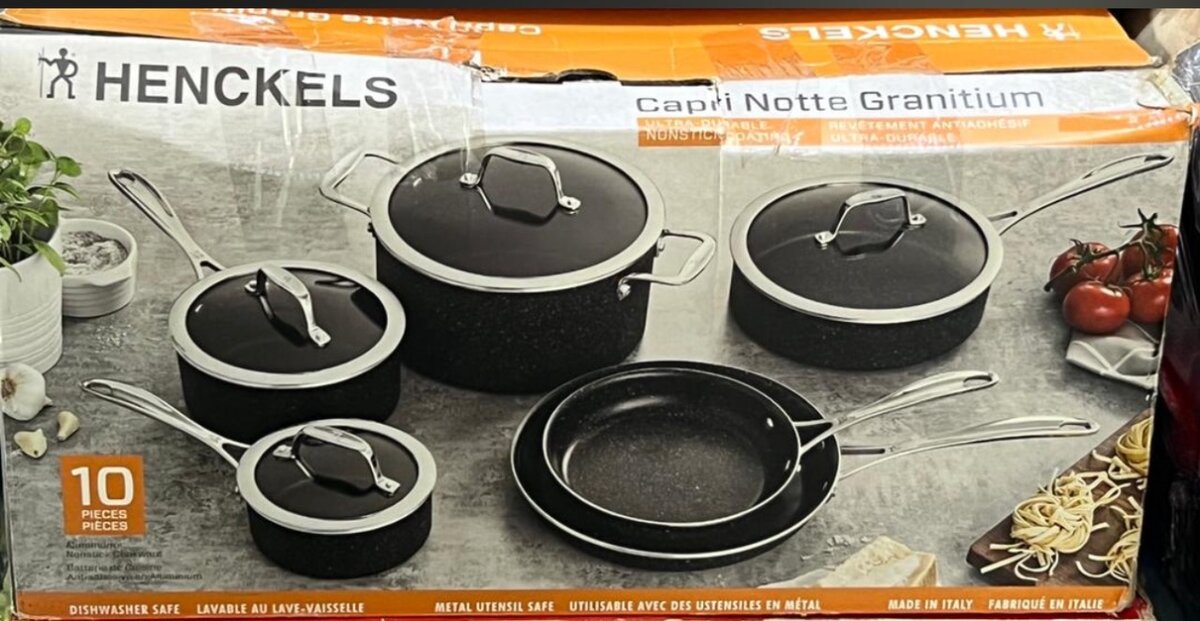 Melamine dinnerware set