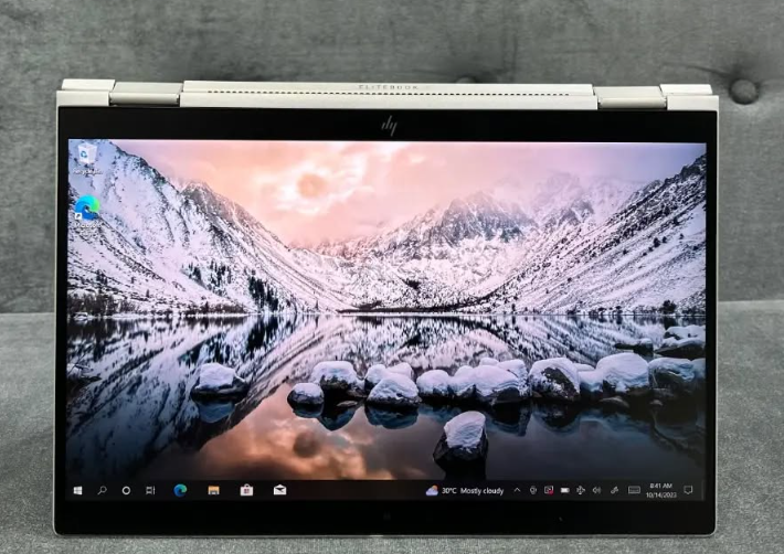 8TH GENERATION 360 CORE I7 HIGH SPECS LAPTOP......